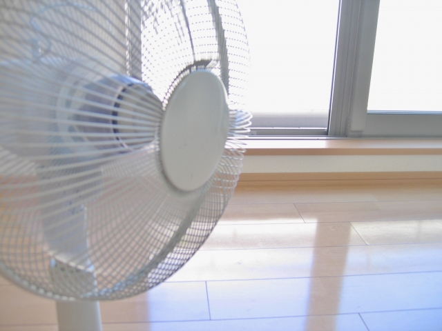 エアコンで隣の部屋を涼しくする効果的な方法！扇風機と併用
